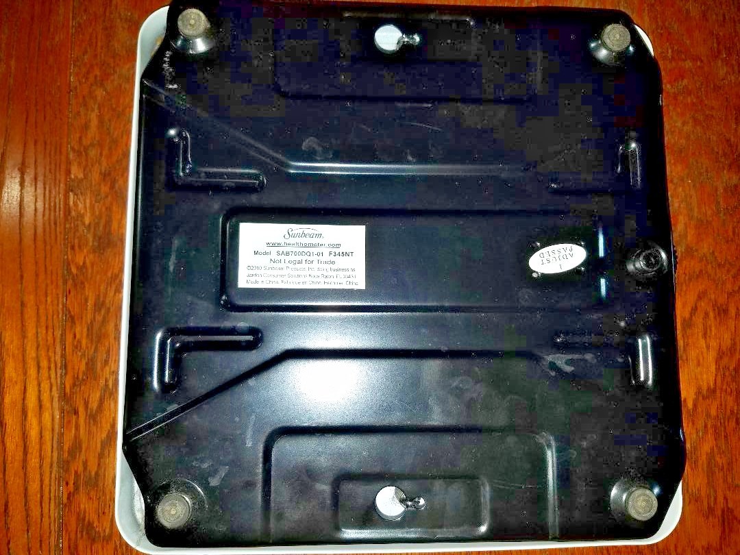 Used Sunbeam Analog Healthometer Bathroom Scale in pounds - white, works great