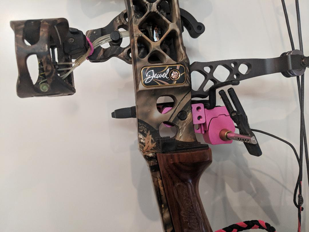 Mathews Jewel Bow RH 25/50
