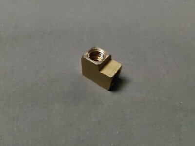 M38 Brass Inverted Flare Union, 3/8-24 Thread, 90 Degree Elbow For 3/16'' Tube.