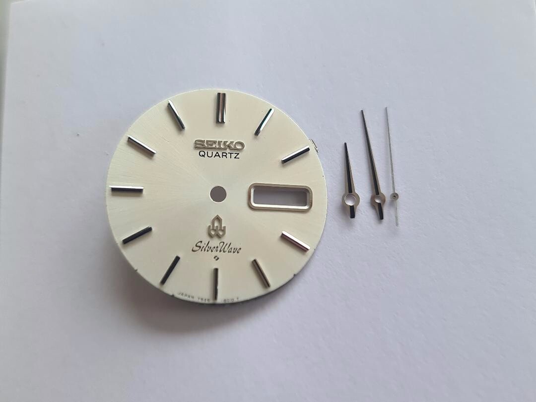 SEIKO セイコー 腕時計7546-8010 ヴィンテージ Seiko Quartz 7546-8010 Silverwave Silver Sunburst Dial