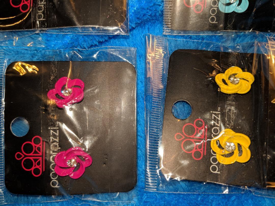 LOT OF 5 PAIRS PAPARAZZI STARLET SHIMMER FLOWER EARRINGS