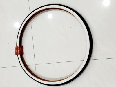 700X38 TIRE (40-622)ONE HIGH QUALITY BLACK WHITE WALL STREET BICYCLE  TIRE 