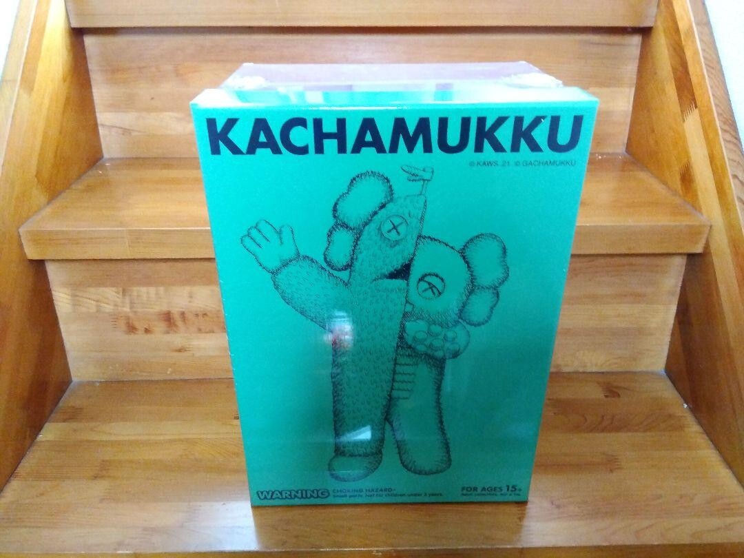 Authentic】Kaws Kachamukku Vinyl Figure 2022 Medicom Toy