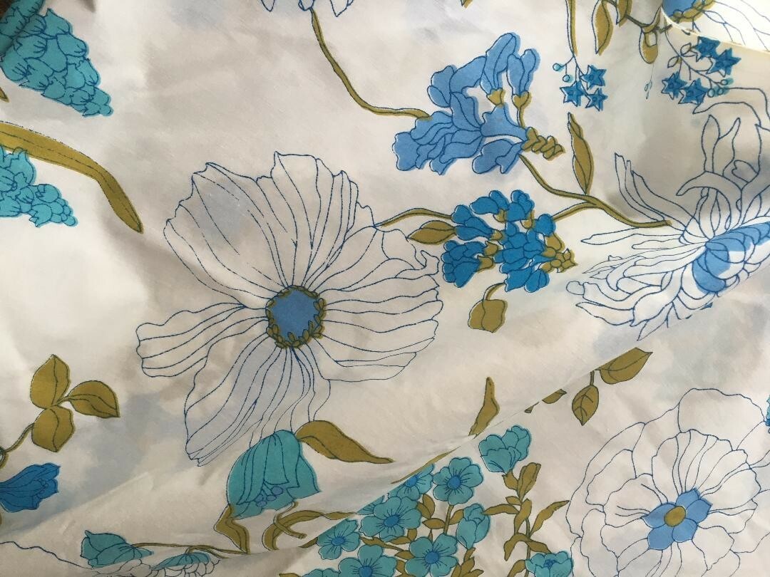 Vintage 60s Wamsutta Sheet Mod BLUE Floral Flat QUEEN Supercale Plus Flowers