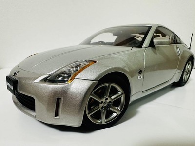 ☆NISSAN 日産 フェアレディZ Autoart 350Z 33 1/18