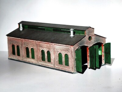 N Scale Built Building Heljan 642 2 Stall Engine House Painted Weathered