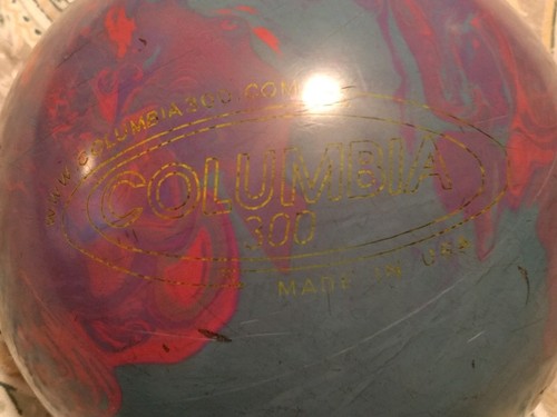 Columbia 300 Icon bowling ball