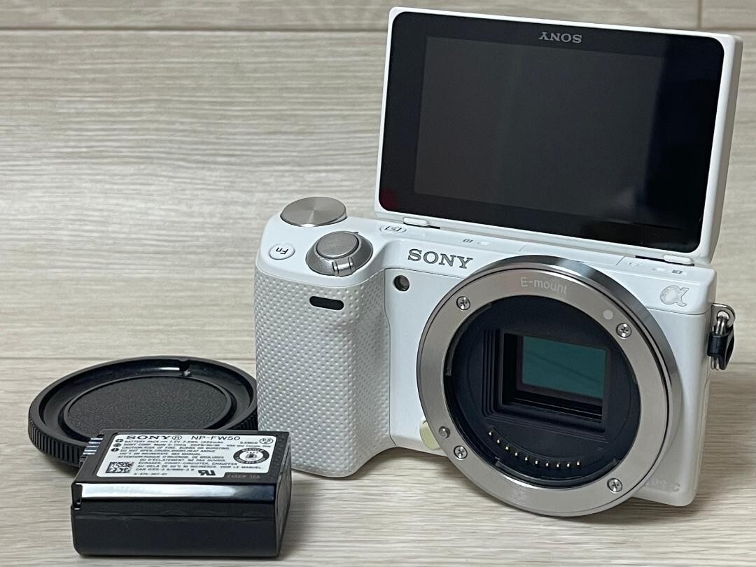 Sony a NEX-5T White 16.1 Digital Mirrorless Camera From