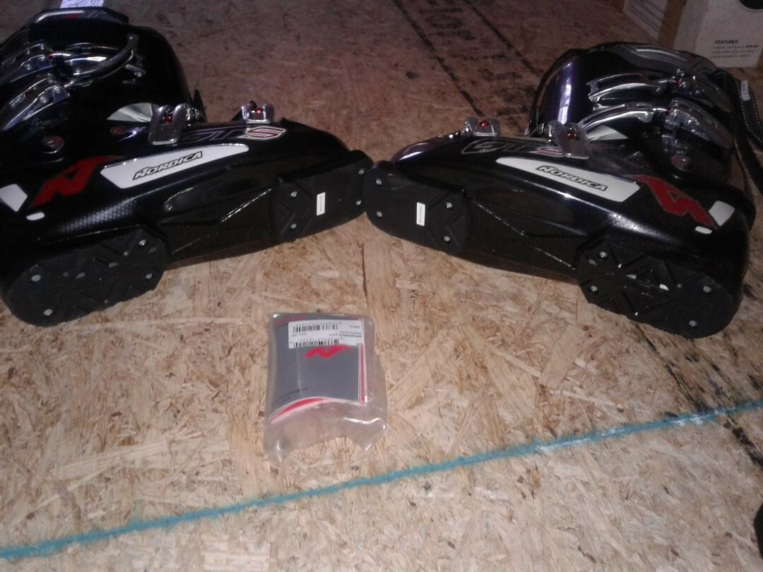 Nordica GTS 6 Men's Comfort fit Downhill Ski Boots - CH size 29.5 US Size 11