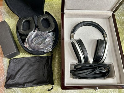 OPPO PM-1 Planar Magnetic Headphones Color Black Wood's Case With 3 sets of pads
