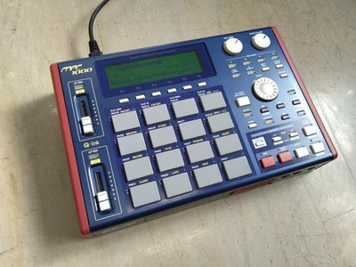 MPC1000 Akai Professional Blue Digital Display Sampler Sequencer 2GB Akai JJOS