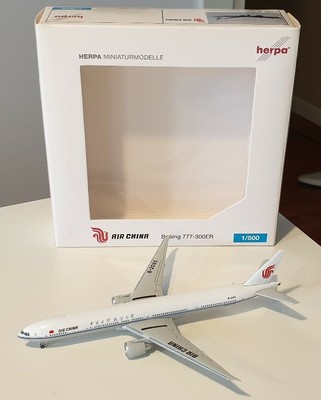 HERPA WINGS 1:500 Air China Boeing 777-300ER B-2085 518994