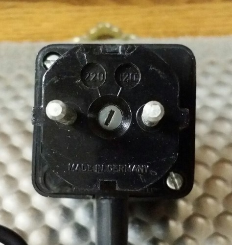 METZ MECABLITZ Flash Battery Charger, 120/220V, 180/184/185/192/193/194/195/196