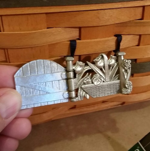 Longaberger 1997 Renewal Basket Collector's Club Liner Protector Tie On Pin Gate