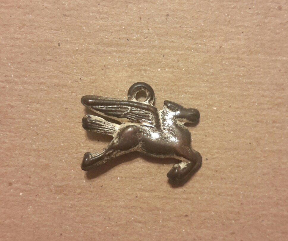 Vintage Mobil? Pegasus Winged Flying Horse Cracker Jack Charm Gumball Toy Prize