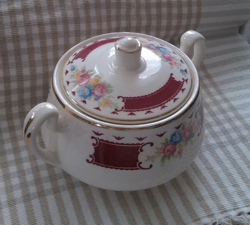 Homer Laughlin Unique Brittany Majestic Sugar Bowl with Lid