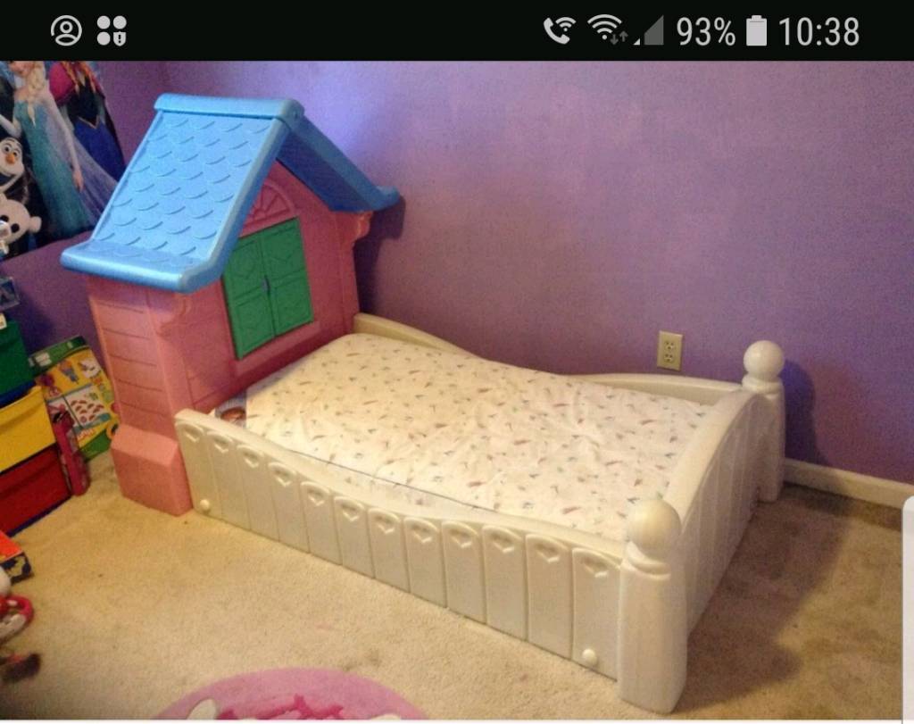 ** Price drop** Little tikes cottage bed (toddler size) in Lisburn
