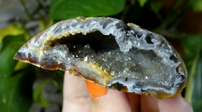 Géode Agate Noir & Blanc avec Quartz 6.5x4cm Brésil minéraux collection pierre
