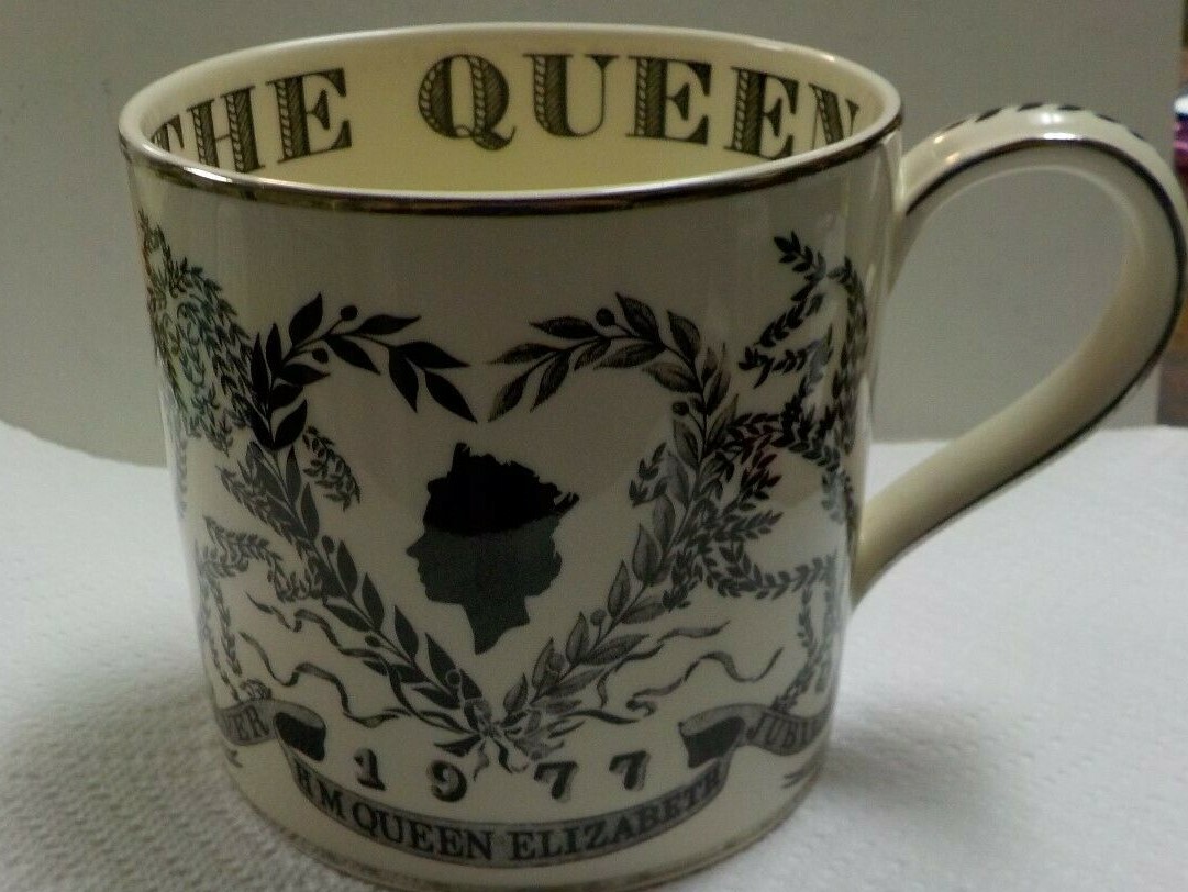 Wedgwood Queen Elizabeth II Large 1977 Silver Jubilee Mug by Richard Guyatt