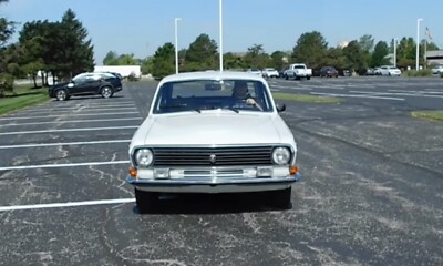 1990 GAZ 24 Volga Sedan White RWD Manual