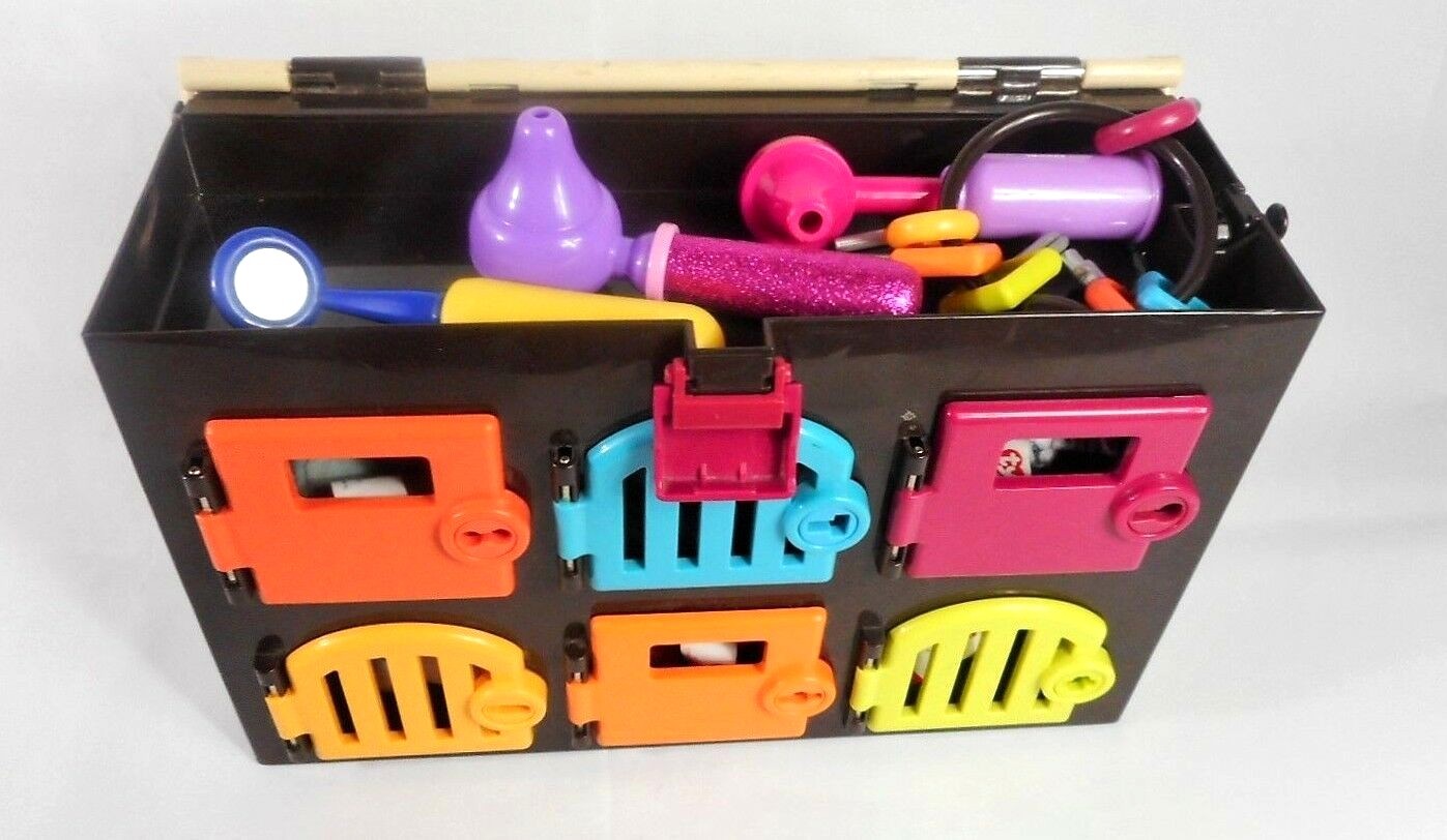 B Critter Clinic Vet Set Toy Battat Locking Doors Keys Set