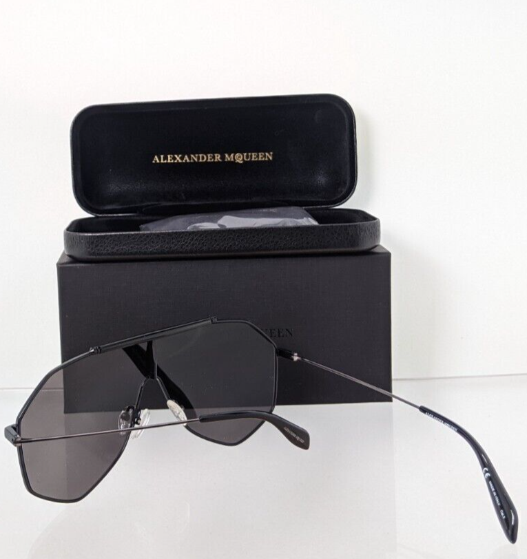 Pre-owned Alexander Mcqueen Brand Authentic  Sunglasses Mq 0138 Black 001 99mm Frame In Gray