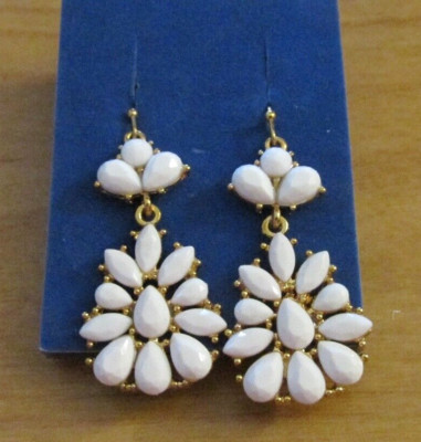Avon CLUSTER EARRINGS- White - NWOT