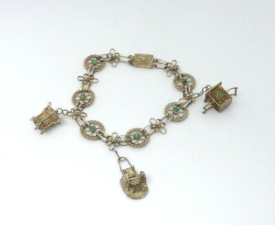 Vintage 10 karat Gold Canadian Maple Leaf Bracelet Charm 16mm x 13mm.
