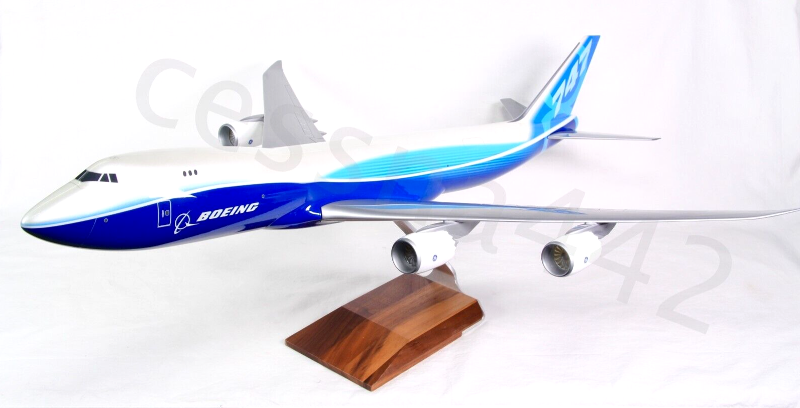 PACMIN Boeing 747-8 Freight 1:100 Aircraft Model Complete PACMIN Boeing 747-8 Freight 1:100 Aircraft Model Complete
