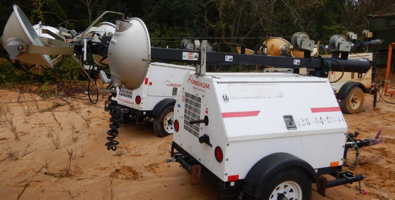 2012 MAGNUM MLT4060M Portable Light Tower w/ under 6000 hrs.