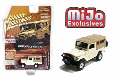 Johnny Lightning 1/64 1980 Toyota Land Cruiser FJ40 Soft Top Beige JLCP7316