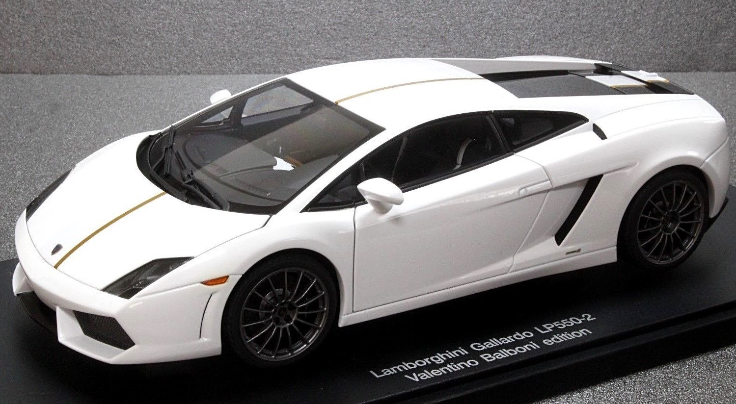 未展示品 オートアート1/18 ランボルギーニ ガヤルド LP550-2 Amazon | 未展示品 オートアート1/18 ランボルギーニ ガヤルド