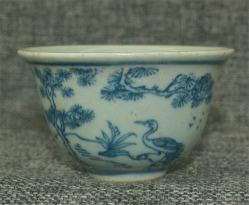 A33 Rare Chinese Blue And White Porcelain Deer Pattern Pottery Press hand Cup