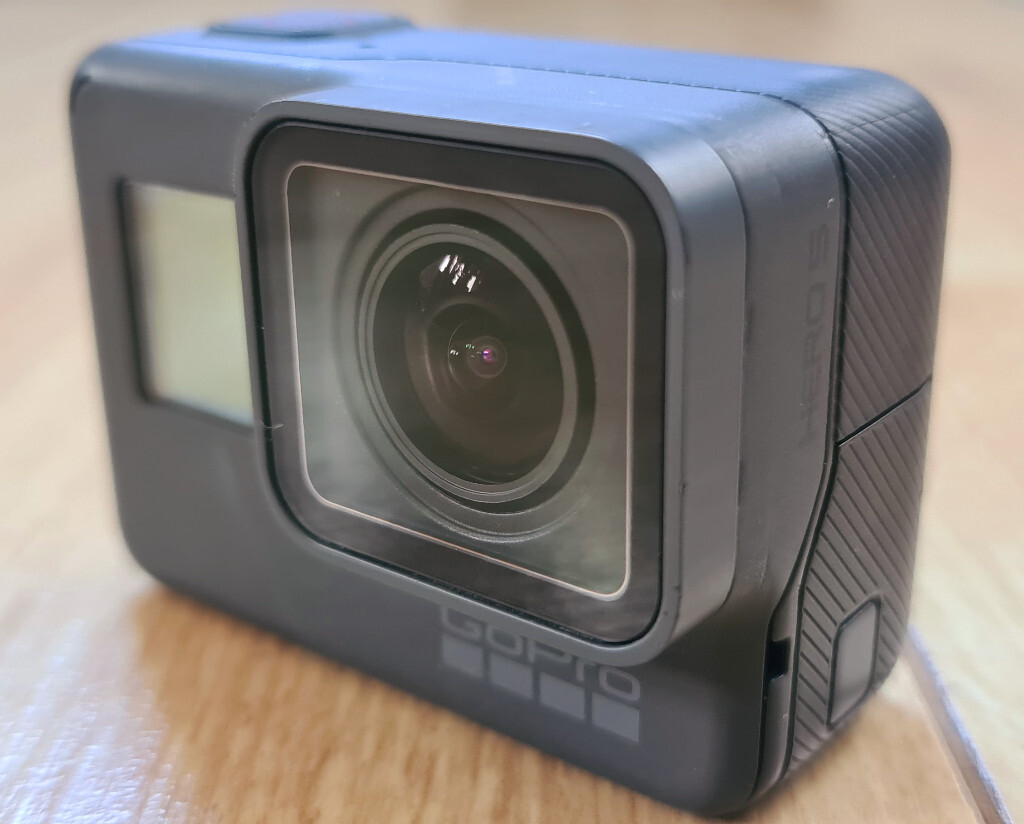 GoPro 12MP Hero 5 Black Edition 4k Action Camera & CASE & Accessories