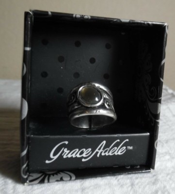 GRACE ADELE SIZE 7 TENDRIL BLACK OVAL STONE RING SILVER AND BLACK NIB