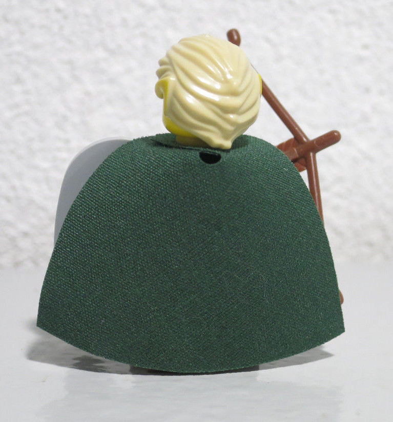 Elf Series 3 Shield Dark Green Cape Bow Arrow LEGO Minifigure Mini Figure Fig