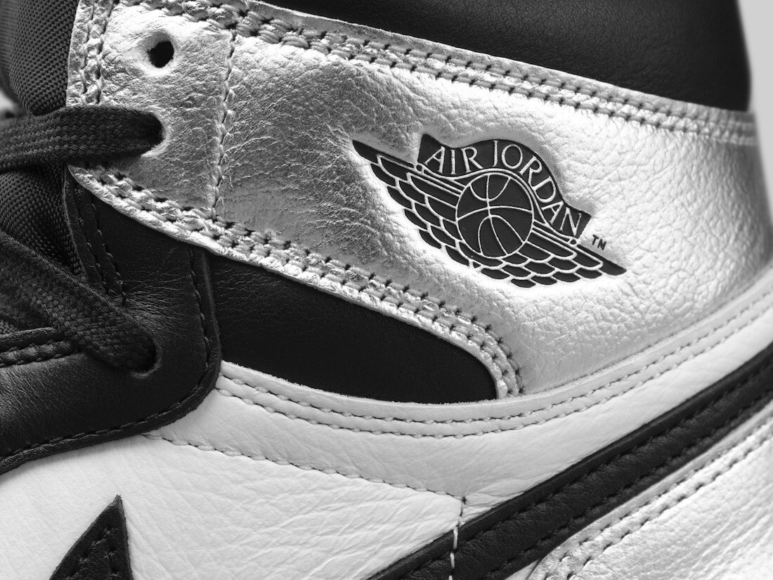 Pre-owned Jordan Air  1 High Og Wmns “silver Toe” Cd0461-001