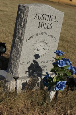 Photo:Austin L. Mills 1994-2010 (a)