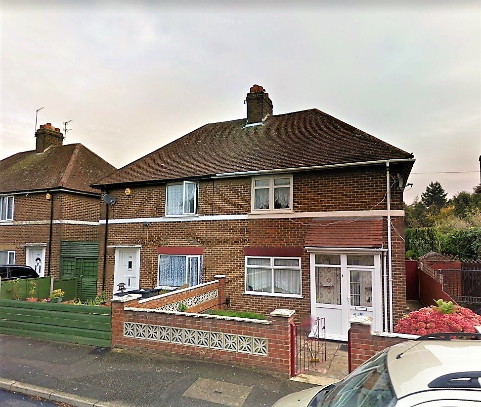 3 BED EXTENDED HOUSE IN HAYES OFF COLDHARBOUR LANE FEW MINUTES WALK