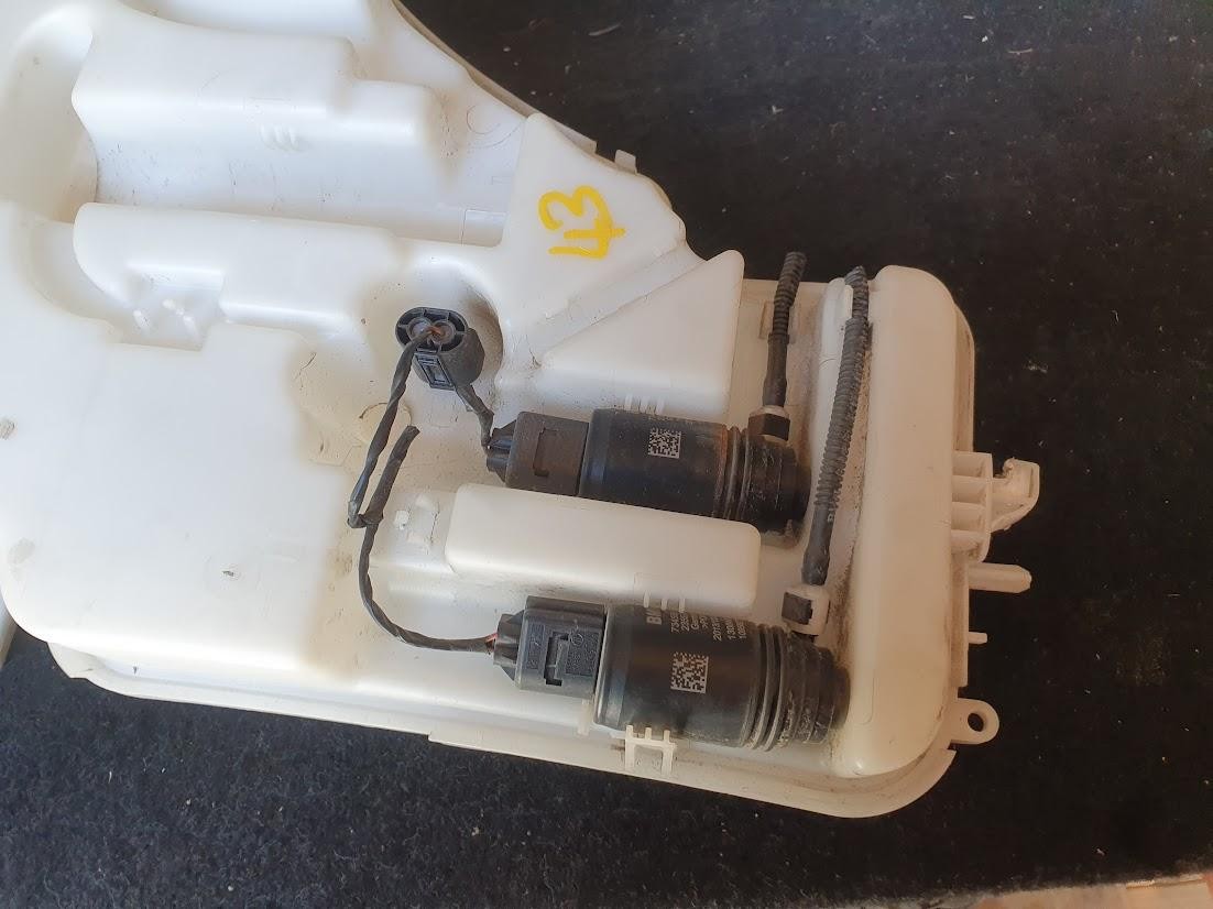 2014 Bmw 1 Series WASHER BOTTLE F20 HATCH NON H/LAMP WASHER TYPE 06/11-05/19 11 12 image 4