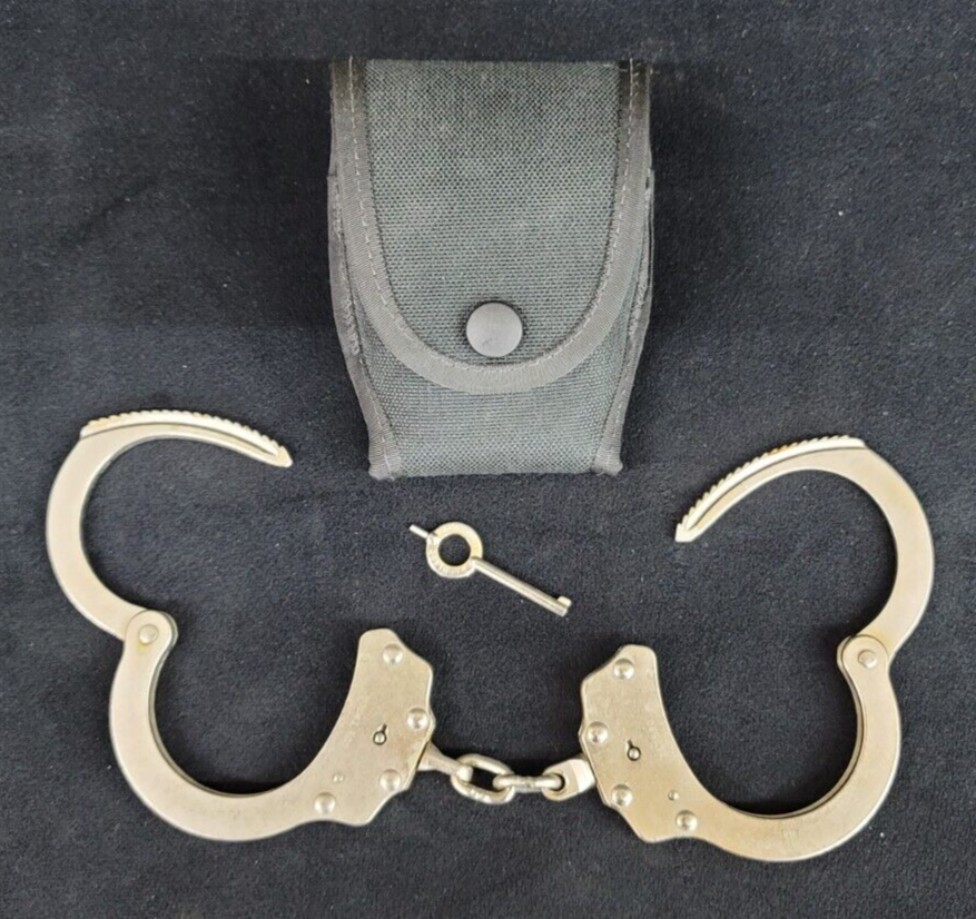★最終値下★中古の米国製 手錠 PEERLESS HANDCUFF Amazon.com : Peerless Handcuff Company 730CS Superlite Chain