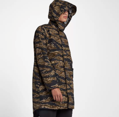 Men s NikeLab Essentials Tiger Camo Parka Jacket Green Black Small 916430 235