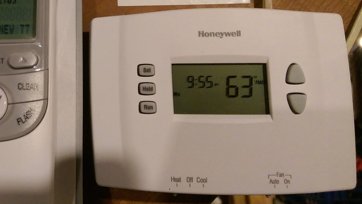 Honeywell Home RTH2300B Programmable Thermostat 52 Day Scheduling NEW