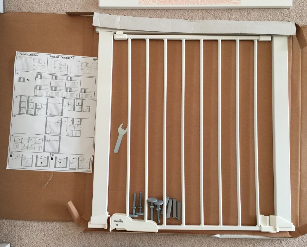 Metal Baby Dan Stair gates with multiple extension options only 3