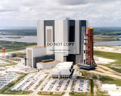 APOLLO 11 SATURN V ROLLS OUT OF VEHICLE ASSEMBLY BLDG - 8X10 NASA PHOTO (BB-742)