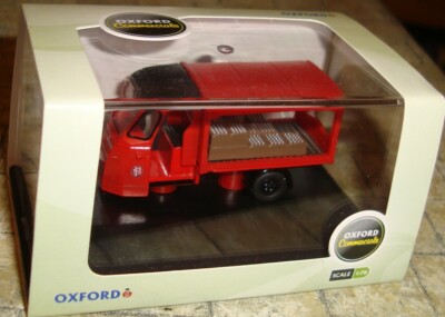 OXFORD - W & E MILK FLOAT - SCOTTISH DAIRY FARMERS CO LTD  - 1:76 - 76WE009
