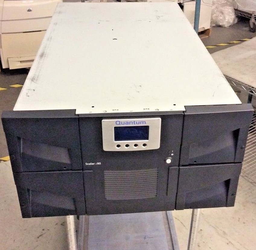 Quantum 3-05281-01 Scalar i80 6U LT05 Tape Library w/ 4 Drives (80 Slots)