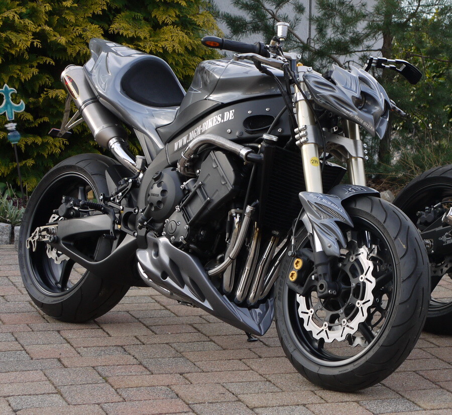 Yamaha r1 стритфайтер