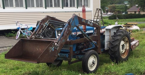 1973 Ford 1000 Tractor - 724 Hours Loader Bucket Brush Hog Cutter