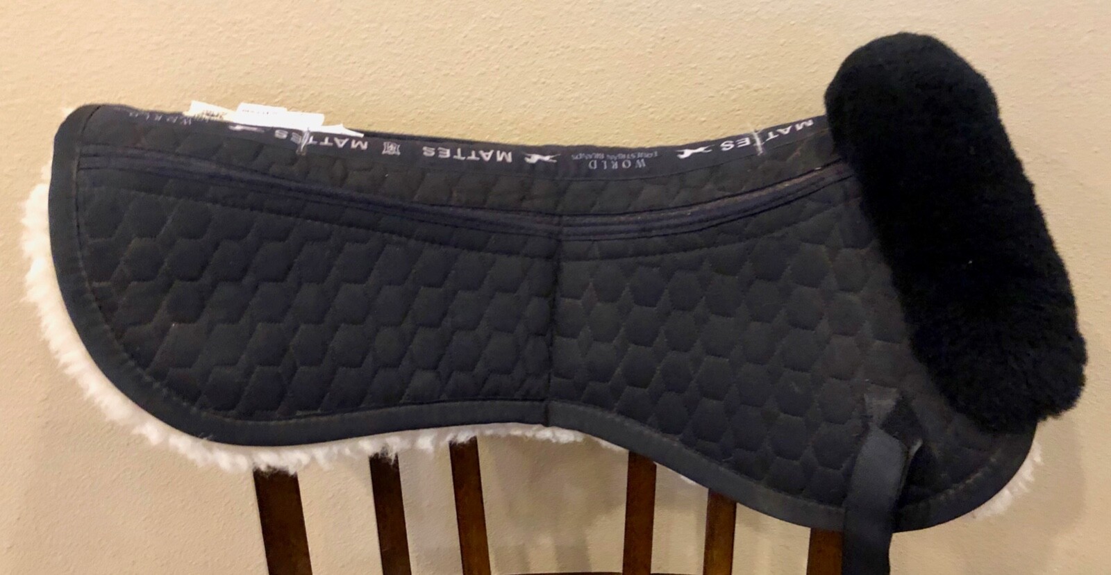 Mattes Gold Sheepskin Correction Half Pad - black medium - AP shimmable w/ shims